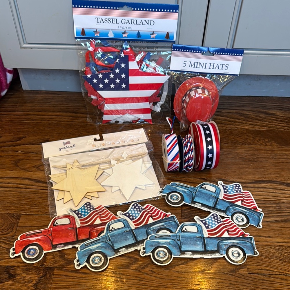 Patriotic Party Supplies Set with Tassel Garland and Mini Hats